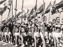 'Polska Kronika Filmowa waliła propagandą prosto między oczy. Teraz władza każe przemycać coś swojego po cichu'