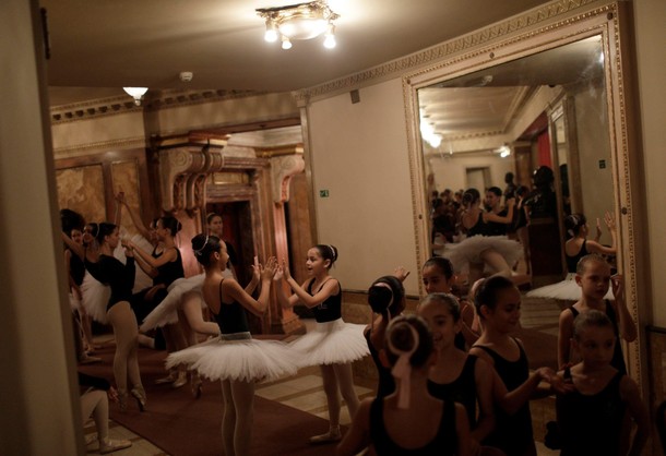 The Wider Image: Financial crisis leaves Rio ballerinas struggling