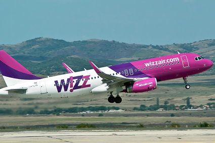 Zwolnienia w tanich liniach Wizz Air. Pracę straci blisko jedna piąta personelu