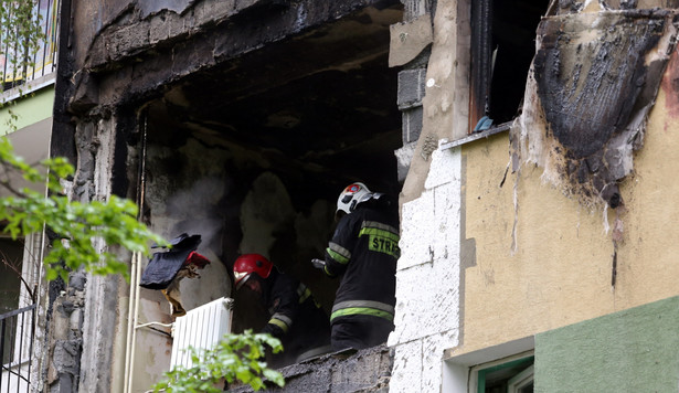 Nowy Targ (woj. małopolskie), Strażacy pracują na miejscu wybuchu gazu, PAP/Grzegorz Momot