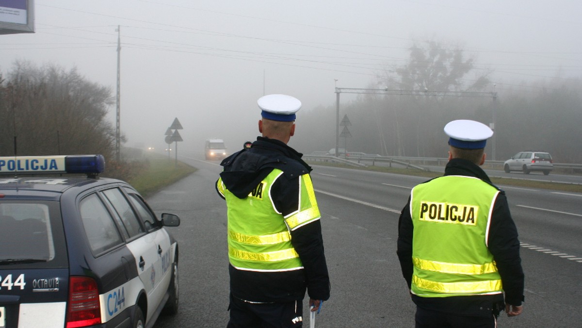 Do poniedziałkowego poranka kujawsko-pomorscy policjanci prowadzić będą na drogach naszego województwa akcję "Listopadowy weekend".