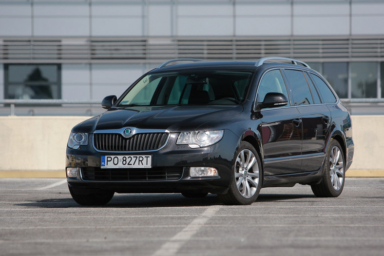 Skoda Superb kontra BMW serii 5 i Mercedes klasy E czy