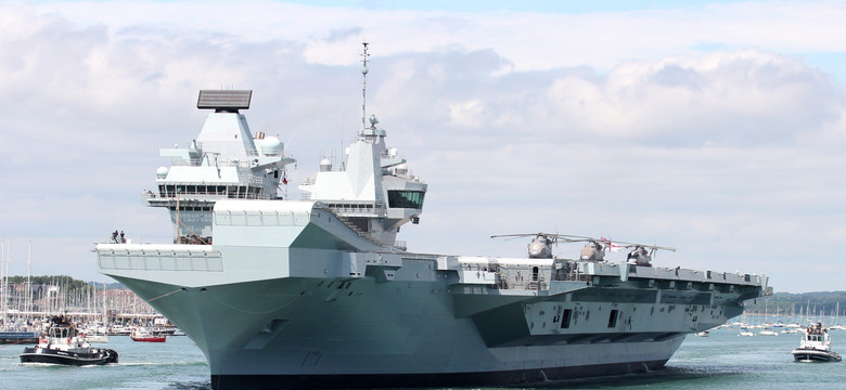 Najnowszy lotniskowiec Royal Navy wycofany z manewrów NATO. Zaczął rdzewieć