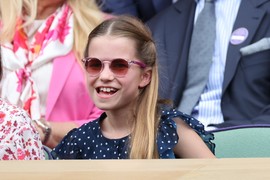 CEO SVET GLEDA U NOVU FOTOGRAFIJU PRINCEZE ŠARLOT! Kejt ju je FOTOGRAFISALA i slika je u trenu POKORILA Instagram, PORTRET JE FANTASTIČAN