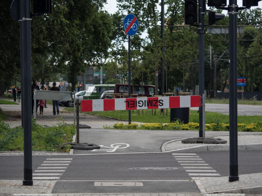 Na Gdańskiej pracownicy MPK pokazali jak remontować drogi w Łodzi