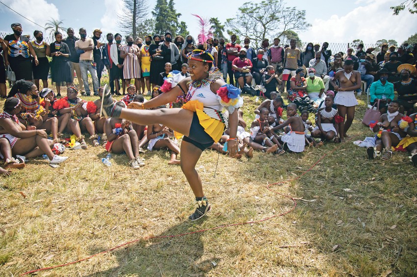 Zulu je afrička etnička grupa od oko 10.659.309 ljudi koji većinom žive u Kva Zulu provinciji u Južnoj Africi