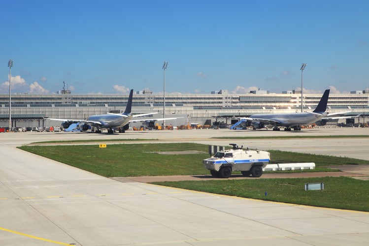 Na 3. miejscu znalazło się lotnisko w Monachium. Jest to drugi co wielkości port lotniczy w Niemczech.