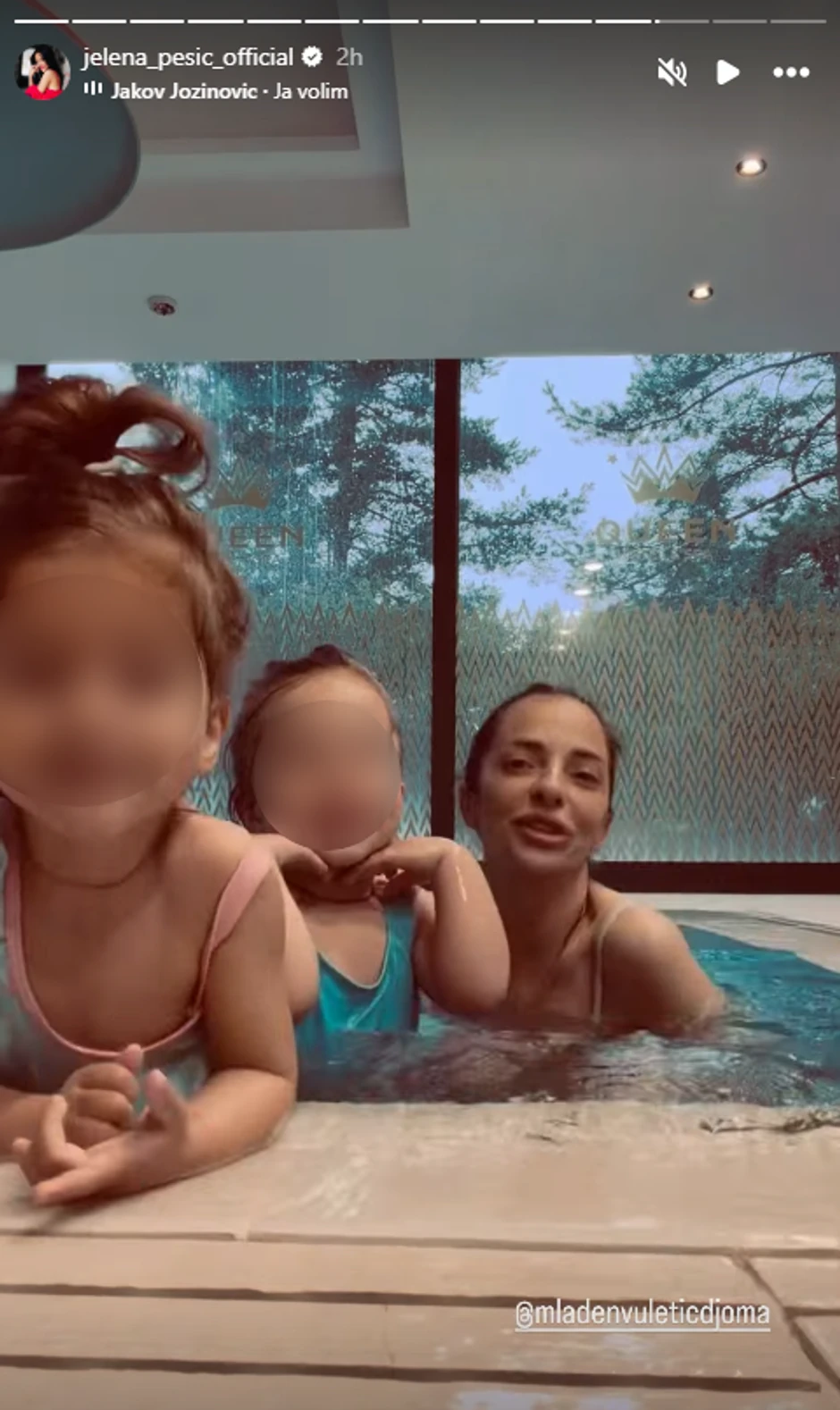 Jelena Pešić sa decom