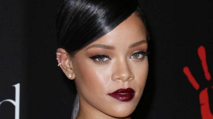 1 milliárdos pert nyert Rihanna