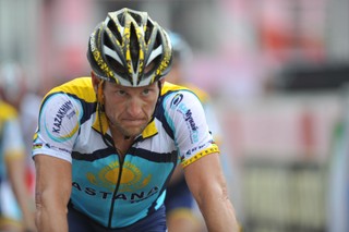 Lance Armstrong już nie chce walczyć: Zabiorą mu tytuły i dożywotnio zdyskwalifikują