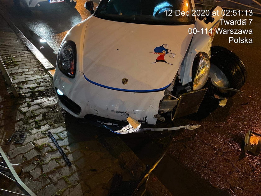 Pijany kierowca rozbił nowiutkie porsche z wypożyczalni