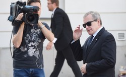 Minister Gliński nie płacił abonamentu przez… prawie 1,5 roku. PO żąda dymisji