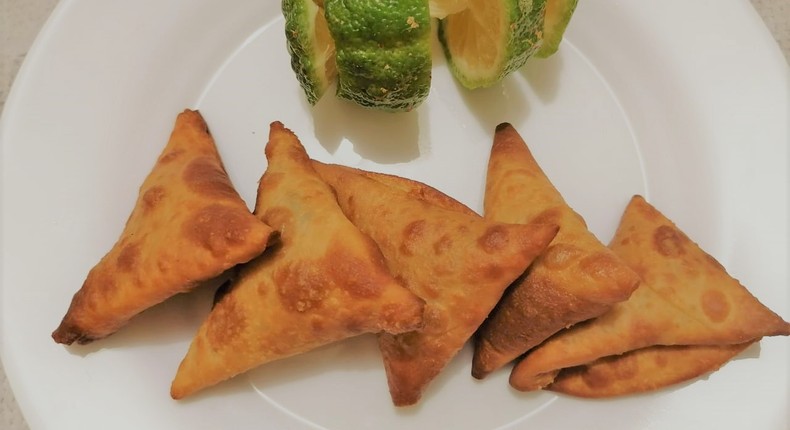 Recipe: Quick Beefy Mini-samosas with a Pulselive Twist