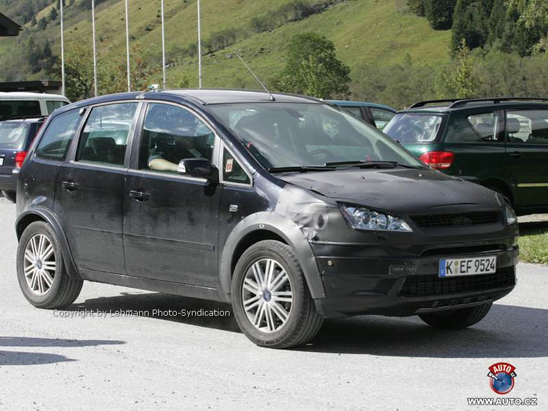 Zdjęcia szpiegowskie: Ford Focus C-MAX z napędem na cztery koła!