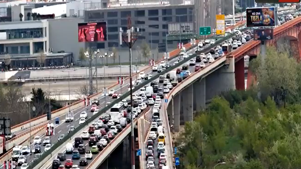 SEOBA BEOGRAĐANA PRED USKRŠNJE PRAZNIKE: U centru se mili, auto-put se CRVENI od gužvi - ovi delovi grada su za ZAOBIĆI