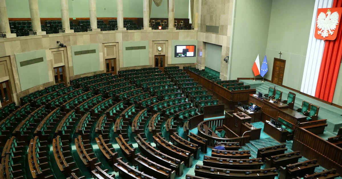 Najnowszy sondaż partyjny. Małe partie mają duży problem