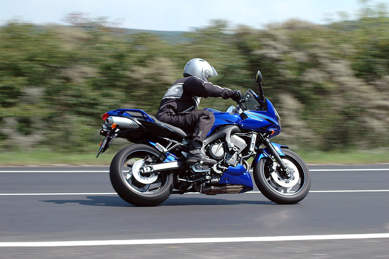 Yamaha FZ6 Fazer S2: motocykl dla dużych i małych (test)