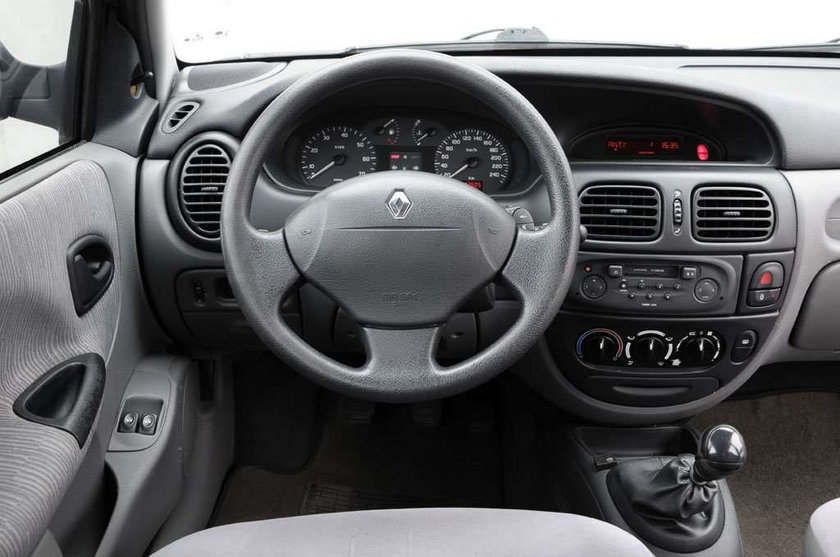 Opel Astra II 1.6 kontra Renault Megane 1.6