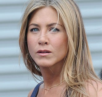 21281_106413-jennifer-aniston-bi-d00012FE910c2d60e5ad8