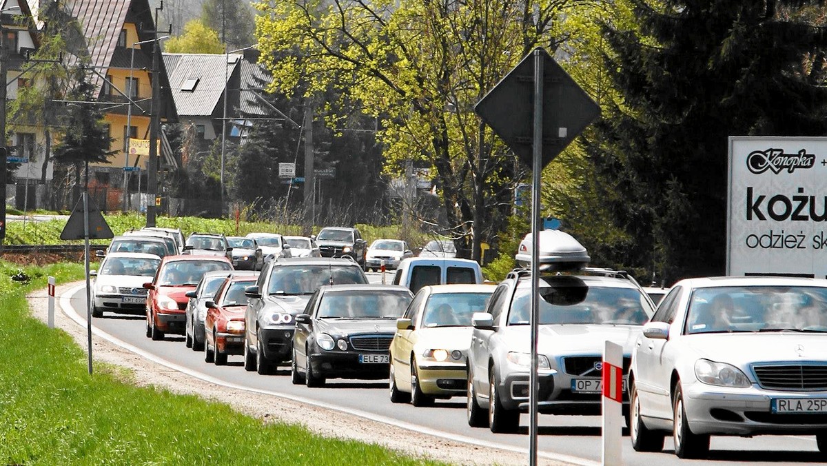 Rozpoczyna się długi weekend pod Tatrami. Od jutra aż do niedzieli włącznie na całym Podhalu górale spodziewają się nawet ćwierć miliona gości. Zresztą już teraz pod Tatrami jak zwykle w sierpniu wypoczywają tysiące turystów.