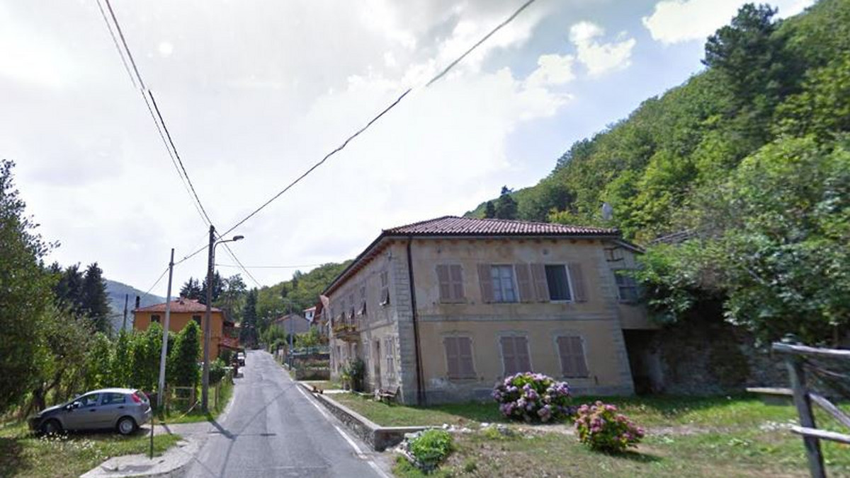 W północno-wschodnich Włoszech znajduje się niewielkie, położone w górach miasteczko, którego burmistrz oferuje każdemu, kto się tam przeprowadzi, 2000 euro.