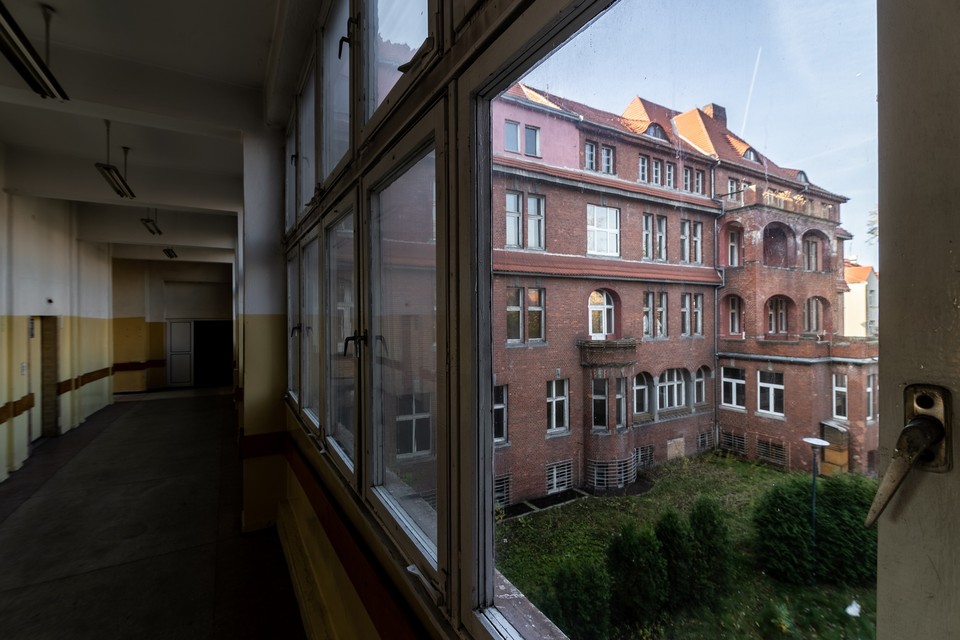 Opuszczony szpital kolejowy we Wrocławiu