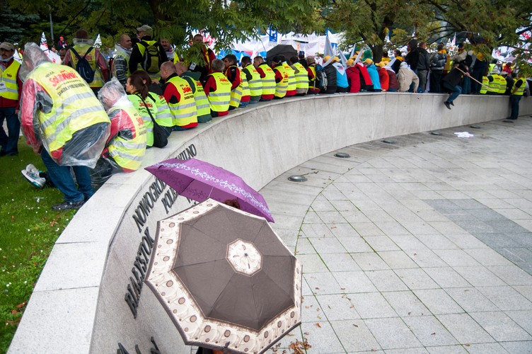 Protest związkowców z Solidarności w Warszawie. Fot. Maciek Suchorabski