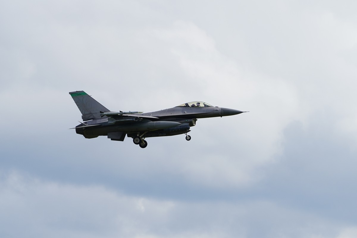 Polska poderwała myśliwce po atakach Rosji. Jest komunikat wojska