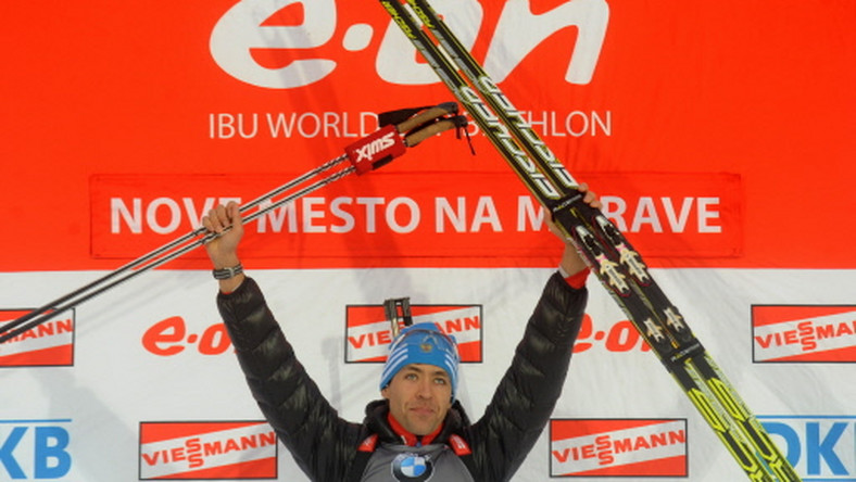 Rosjanin Andriej Makowiejew wygrał bieg na 20 km biathlonowego Pucharu Świata, który odbył się w czeskiej miejscowości Nove Mesto. Polacy zajęli odległe miejsca - Tomasz Sikora był dopiero 67.
