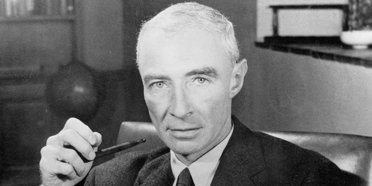 J. Robert Oppenheimer. Stworzył najbardziej śmiercionośną broń w historii.