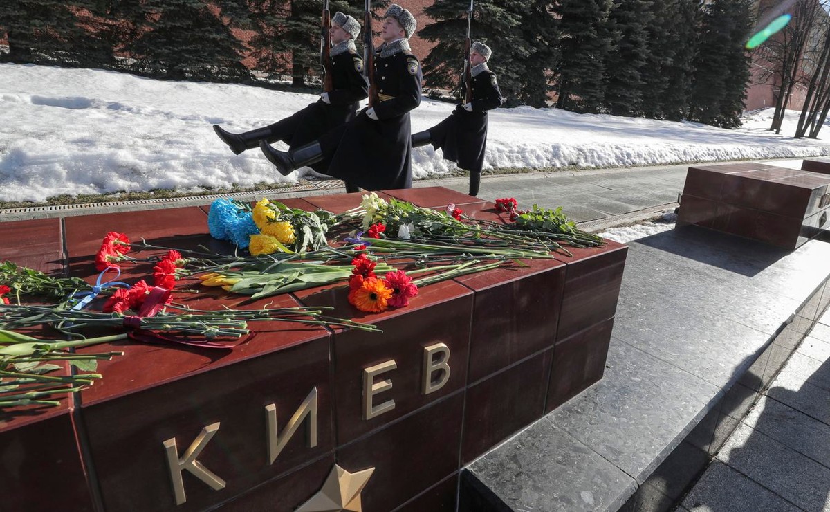 Kwiaty dla Kijowa pod murami Kremla, Moskwa