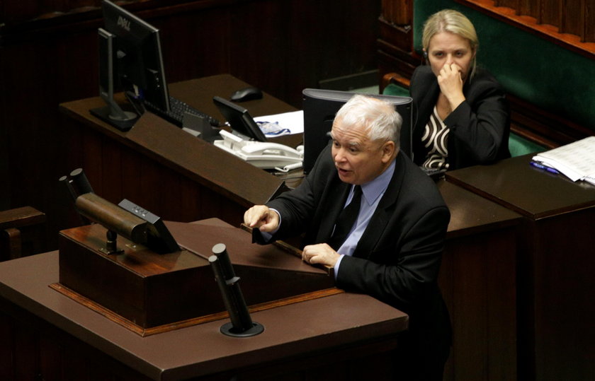 Jarosław Kaczyński był wyraźnie zdenerwowany tym, że opozycja wspomniała jego zmarłego brata