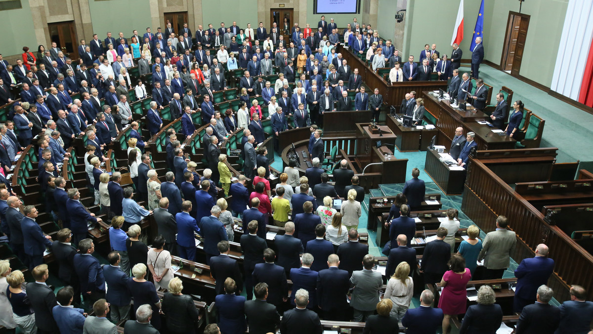 Paweł Rabiej (Nowoczesna) został wybrany wczoraj krótko przed północą przez Sejm do komisji weryfikacyjnej ds. reprywatyzacji w stolicy. Oznacza to, że wkrótce komisja - już w pełnym składzie - będzie mogła podjąć prace.