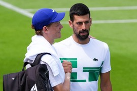 JANIK SINER IPAK GEJ, ova manekenka mu samo pokrivalica? Kirjos izgovorio SKANDALOZNU STVAR o kolegi na podmukao način, svima odmah bilo jasno ŠTA SE KRIJE IZA OVE REČENICE