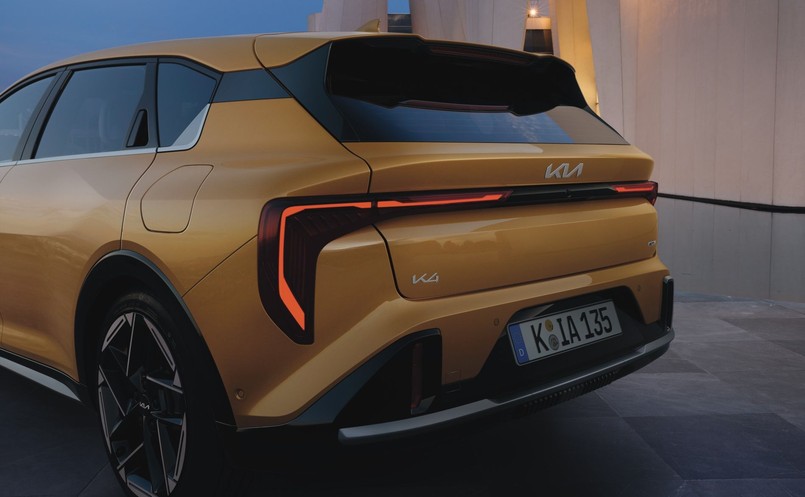 Nowa Kia K4
