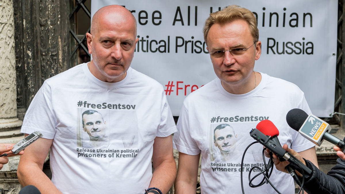 Prezydent Wrocławia Rafał Dutkiewicz oraz mer Lwowa Andrij Sadowy zaapelowali w dziś o zwolnienie ukraińskiego reżysera Ołeha Sencowa i innych więźniów politycznych, którzy są przetrzymywani w rosyjskiej kolonii karnej.