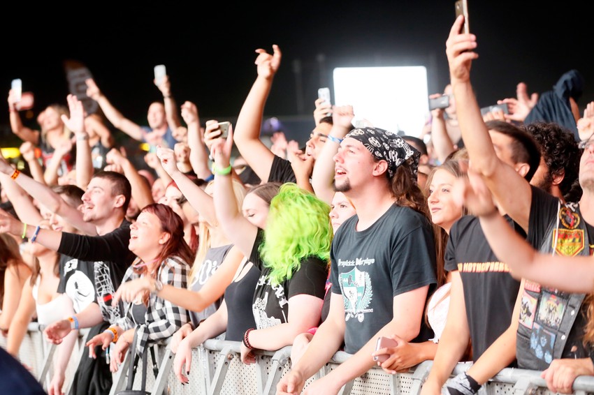 Nema stajanja u prvim redovima