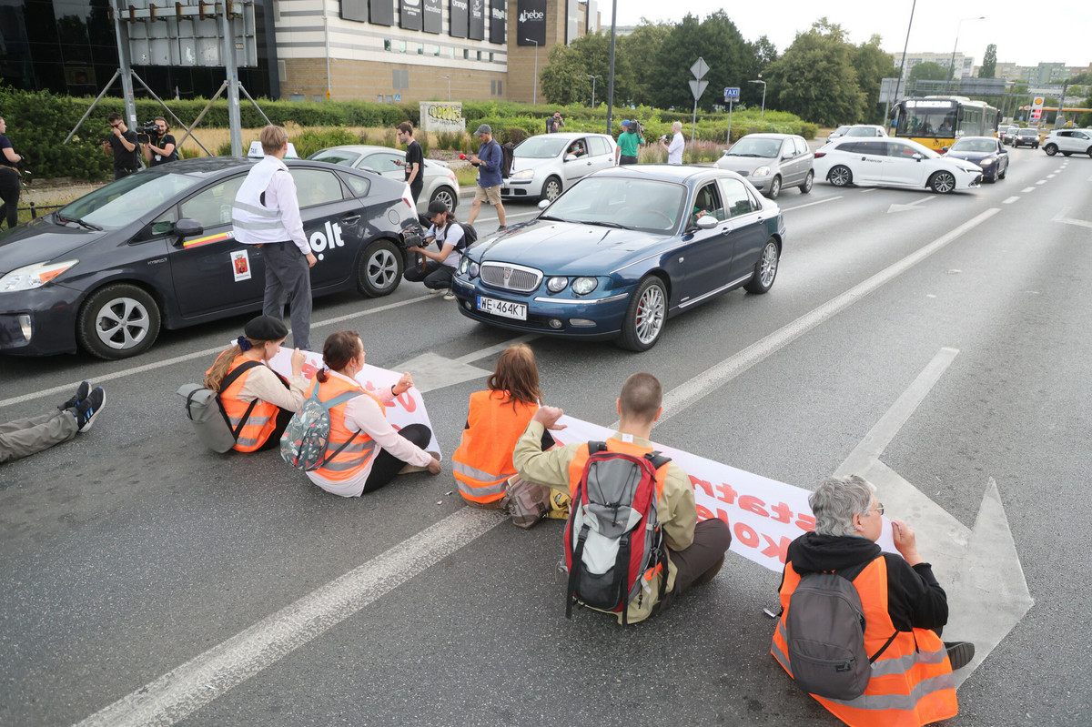 Wiceminister skomentował blokady dróg przez aktywistów