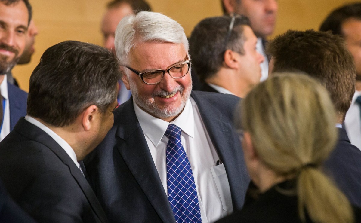 Minister pytany o to, czy prezydent Trump pomoże Polsce w odzyskaniu wraku i czarnych skrzynek tupolewa z Rosji, odpowiedział: "Liczymy na pomoc polityczną
