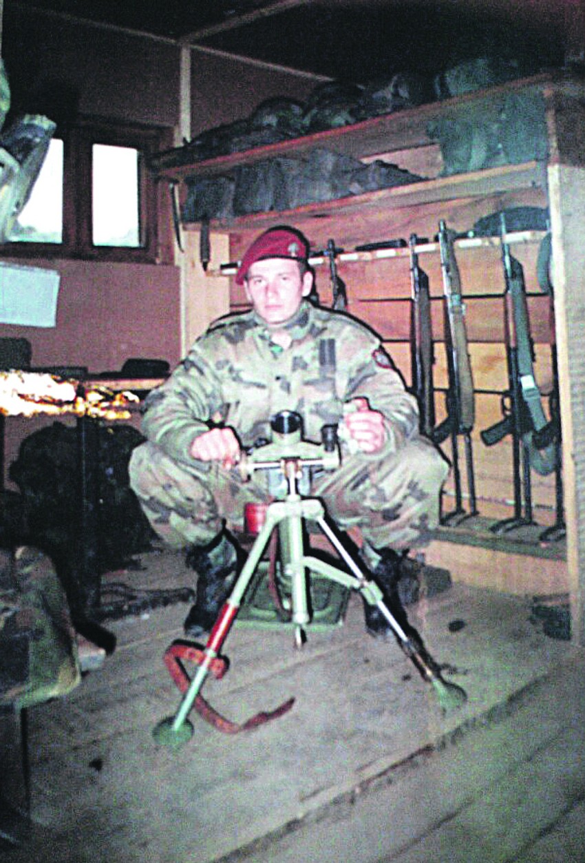 Pernićev prijatelj Duško Ivković (na slici) bio je zajedno sa ubicom član 211. oklopne brigade. Nikada nije slutio da bi Davor mogao da počini masakr, ali potvrđuje da je bio opsednut oružjem