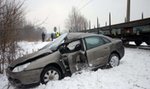 Auto wjechało pod pociąg. FOTO