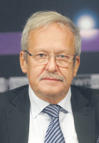 dr Janusz Steinhoff, wicepremier i minister gospodarki w rządzie Jerzego Buzka, przewodniczący Gospodarczego Gabinetu Cieni BCC