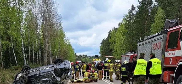 Uciekał przed Strażą Graniczną i dachował. W aucie było aż 11 osób