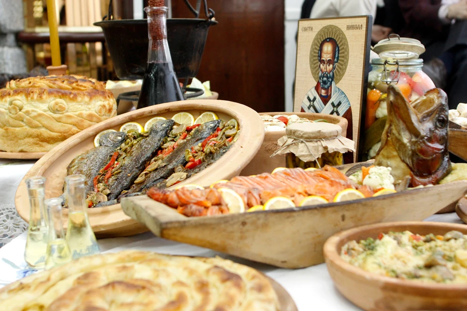 "Smatra se da običaj slavljenja slave datira još od vremena primanja Hrišćanstva"