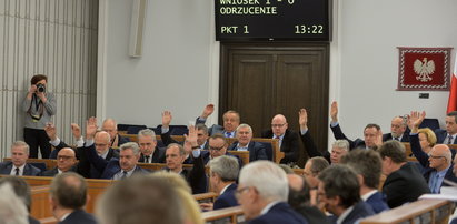 Senat klepnął ustawę inwigilacyjną