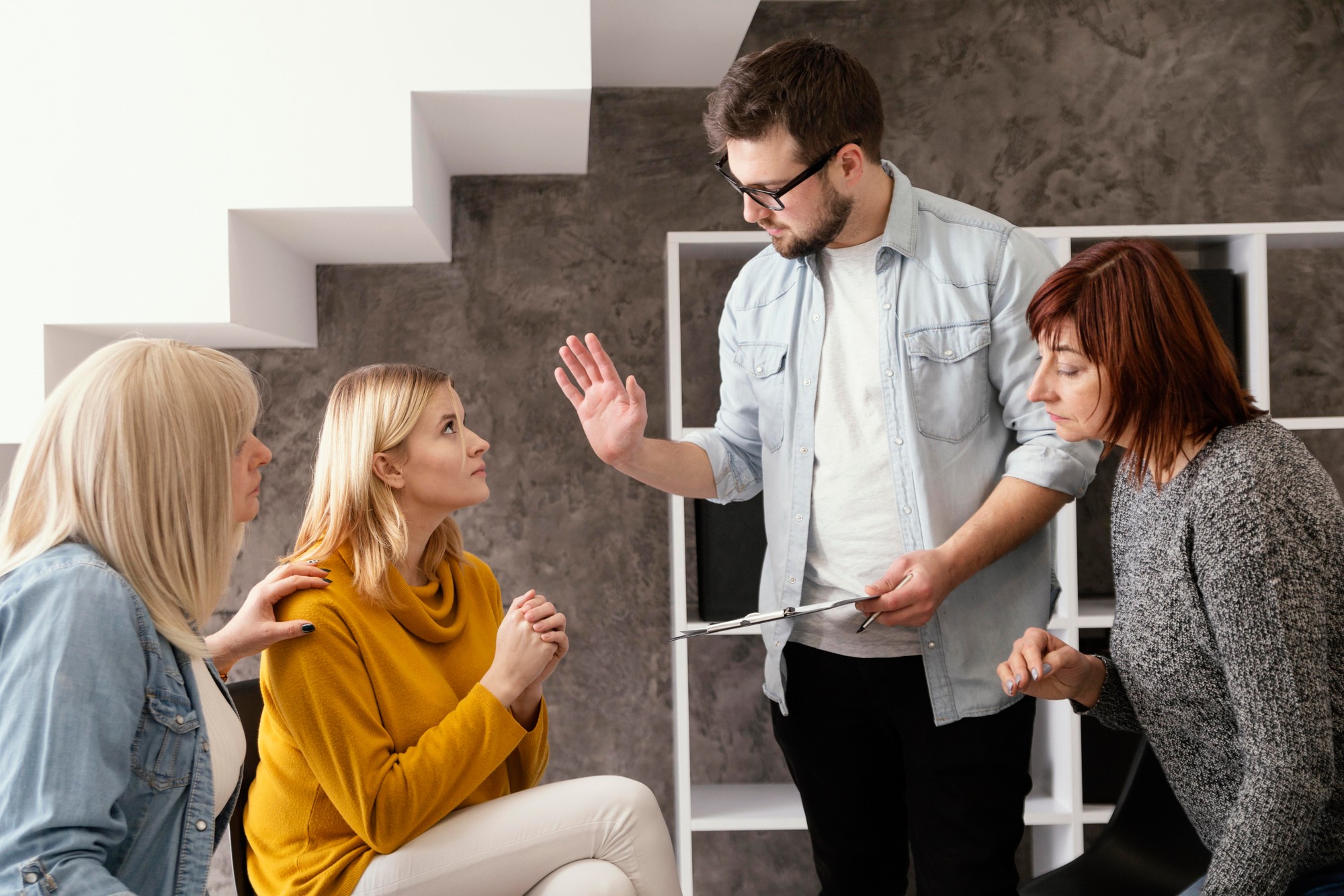 Aj v pracovných rozhovoroch má navrch ten, kto vie zostať ticho a počúvať medzi riadkami.