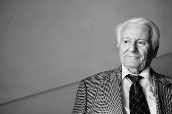 "KAD SAM DOŠAO NA STUDIJE BIO SAM STAR BAR 200 GODINA" Ko je bio Dragoljub Mićunović: "Skoro sve "tekovine" groznog 20. veka iskusio sam do svoje 18. godine"