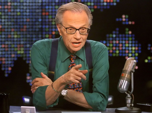 Larry King zdejmuje koronę