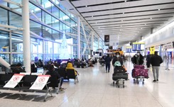 Chaos na londyńskim lotnisku. Setki osób chcą zdążyć przed zakazem lotów