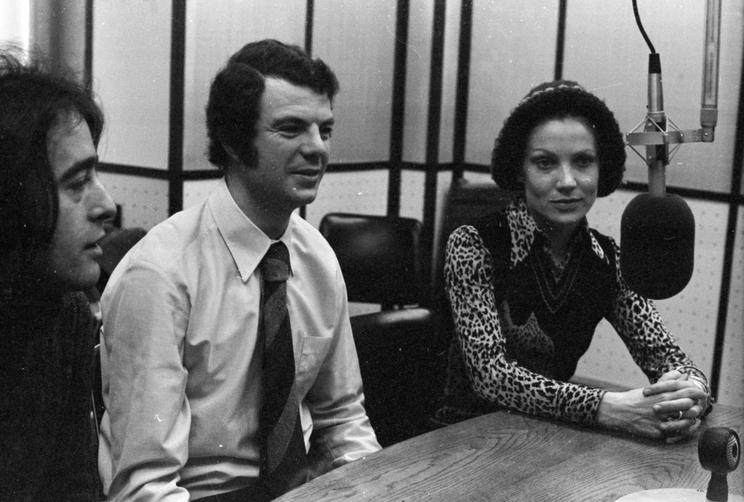 Adamis Anna egykori férjével, Laux Józseffel (balra) és a riporter Egri Jánossal 1975-ben / Fotó: Fortepan Szalay Zoltán